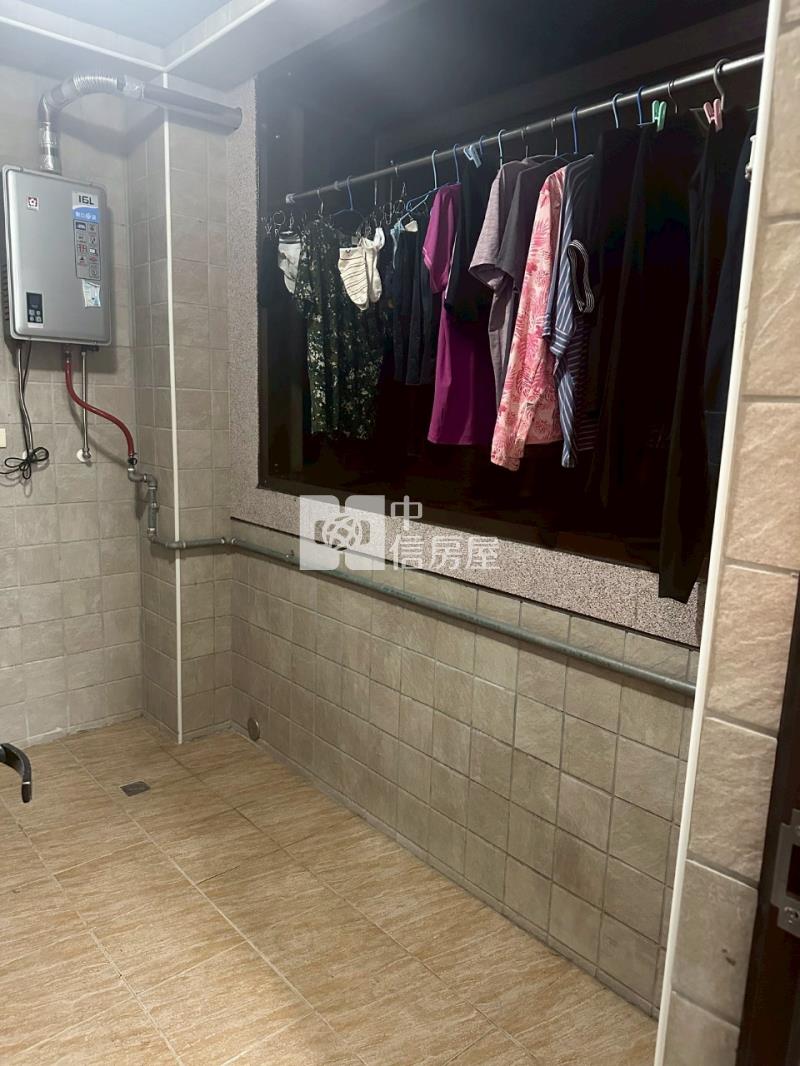 龍興國中旁三旁雙車位房屋室內格局與周邊環境