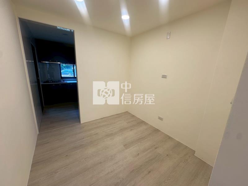 ▲崇法國宅美二樓房屋室內格局與周邊環境