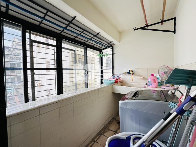 科博館大面寬車庫別墅房屋室內格局與周邊環境