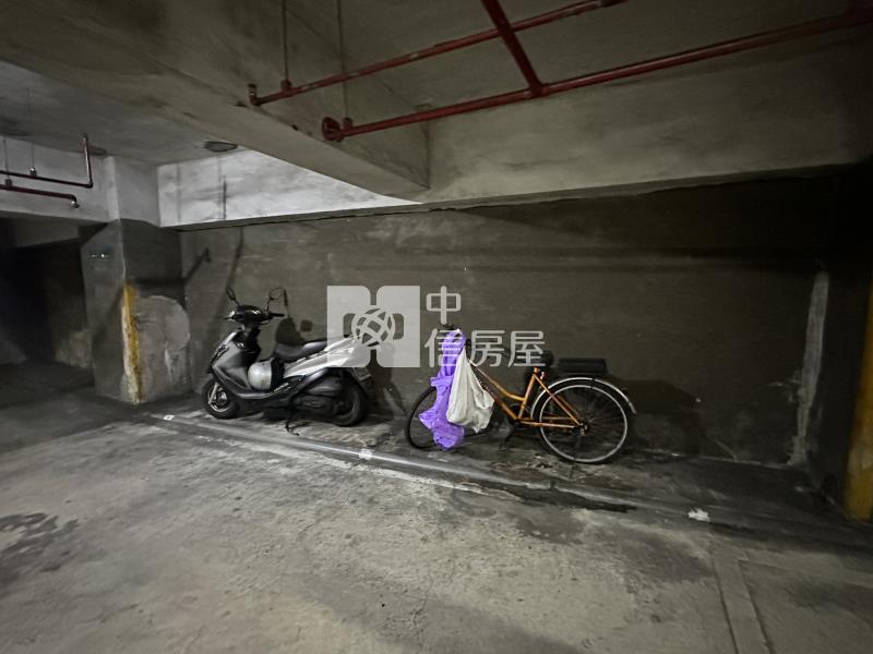 新明夜市電梯三房雙車位房屋室內格局與周邊環境