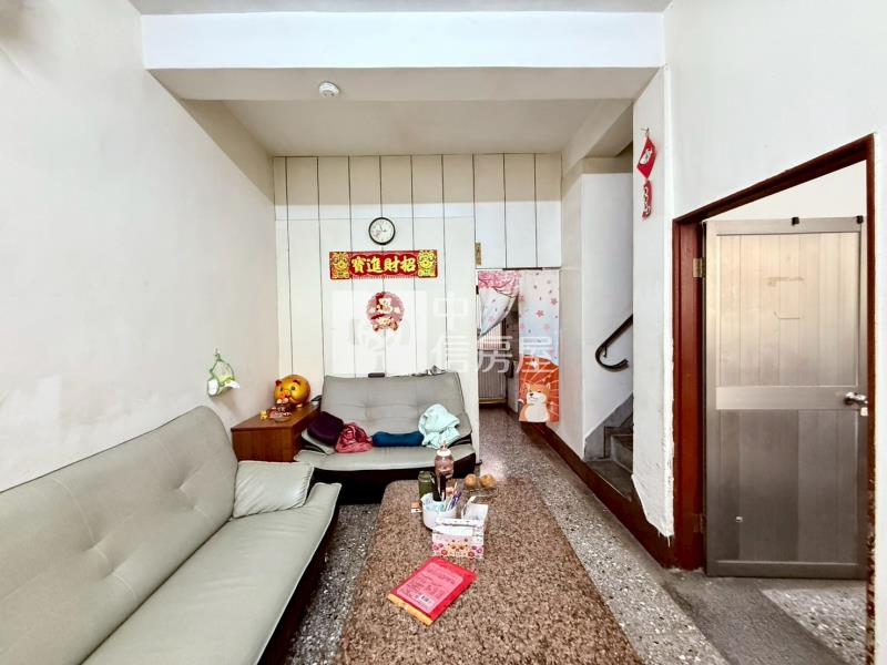 獨家!大里低總價新仁市場四房透天房屋室內格局與周邊環境