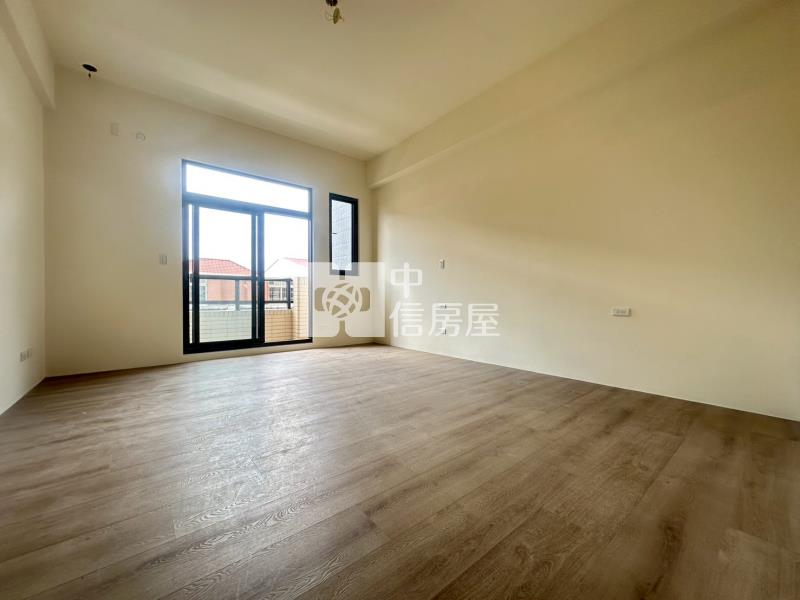 潭子市中心正圓通南路全新落成電梯金店面房屋室內格局與周邊環境