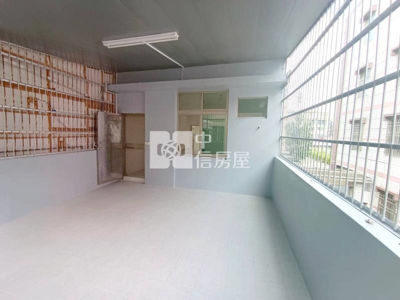 安南區功安三街邊間店住房屋室內格局與周邊環境