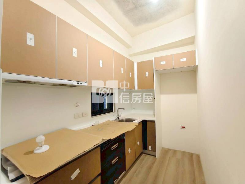 站前國泰全新3房房屋室內格局與周邊環境