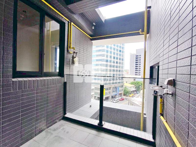 站前國泰全新3房房屋室內格局與周邊環境