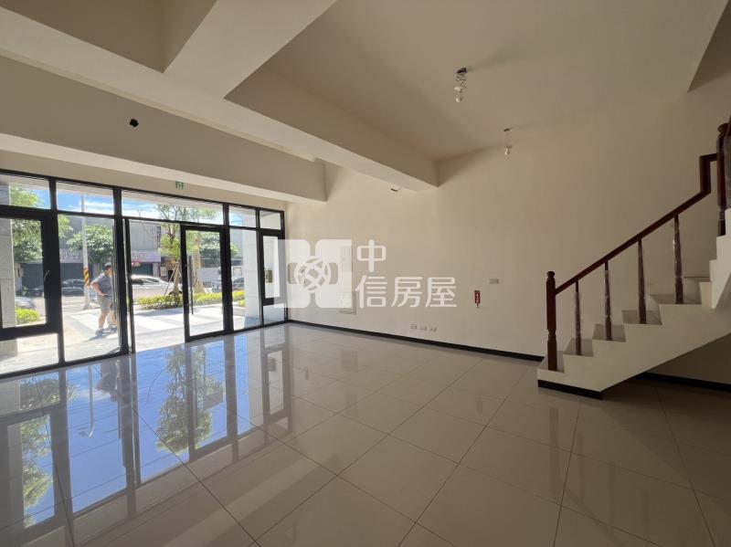 合雄豐韻金店面房屋室內格局與周邊環境