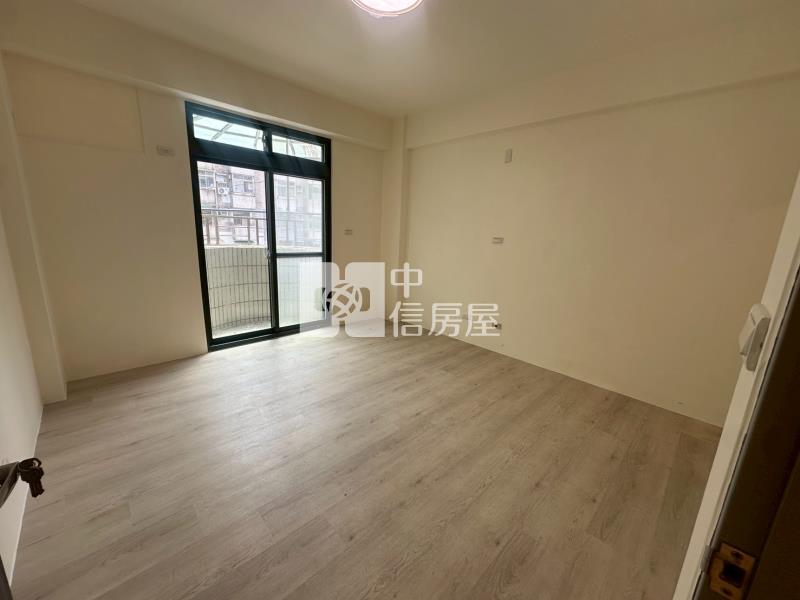 ▲崇法國宅美二樓房屋室內格局與周邊環境