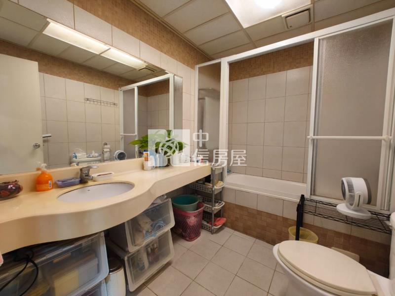 藝文特區黃金地段，自由市2房車，免整理房屋室內格局與周邊環境