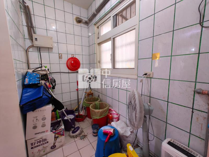 八德高城市場透天金店面,邊間三面採光,台鐵地下化興建中房屋室內格局與周邊環境
