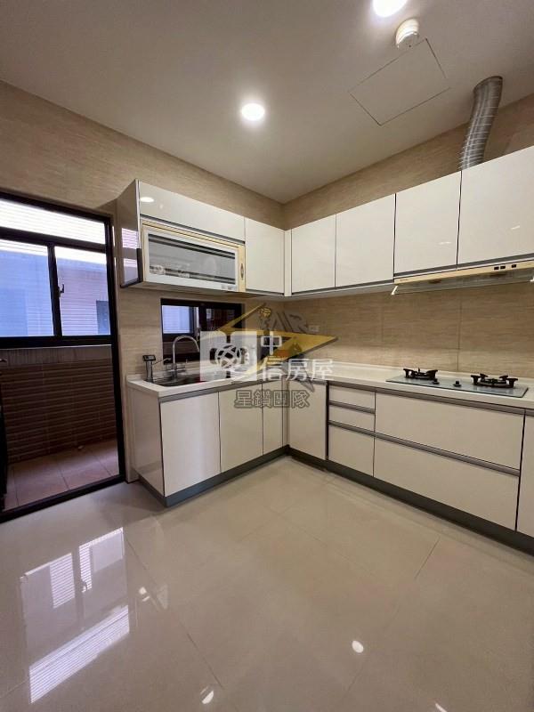 【星鑽】平鎮南豐商圈電梯金透店+8套房房屋室內格局與周邊環境