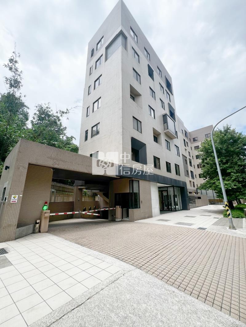 昇捷M+精美裝潢雙車位房屋室內格局與周邊環境