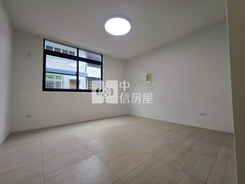 岡山精華地段整新自有車庫靜巷透天房屋室內格局與周邊環境