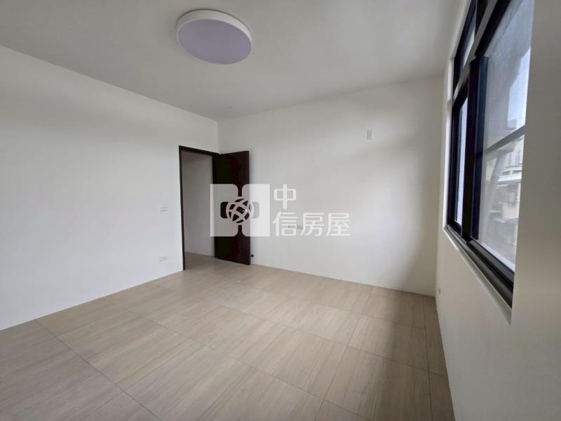 岡山精華地段整新自有車庫靜巷透天房屋室內格局與周邊環境