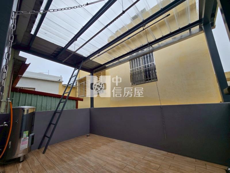 岡山精華地段整新自有車庫靜巷透天房屋室內格局與周邊環境