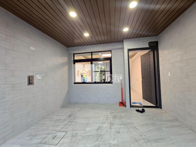 岡山精華地段整新自有車庫靜巷透天房屋室內格局與周邊環境