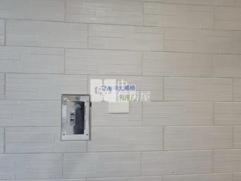 岡山精華地段整新自有車庫靜巷透天房屋室內格局與周邊環境