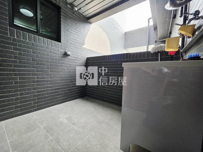 新光樂業商圈高樓層大露台全新完工三房平車房屋室內格局與周邊環境