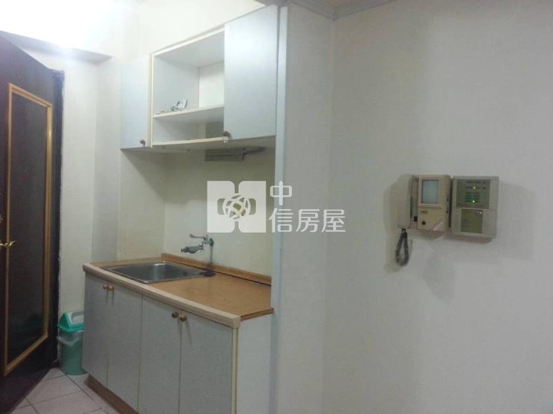 大忠路低總價溫馨電梯套房房屋室內格局與周邊環境