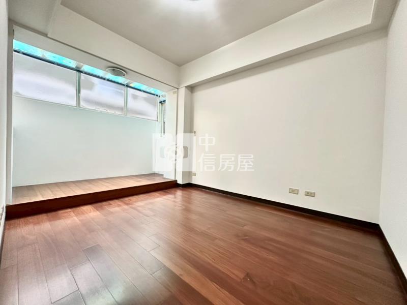 千松富墅震後4房別墅房屋室內格局與周邊環境