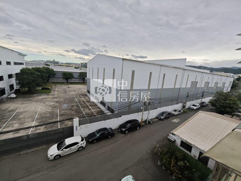 修平科大旁門前停車透天房屋室內格局與周邊環境