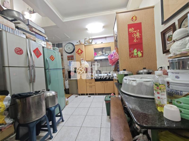 修平科大旁門前停車透天房屋室內格局與周邊環境