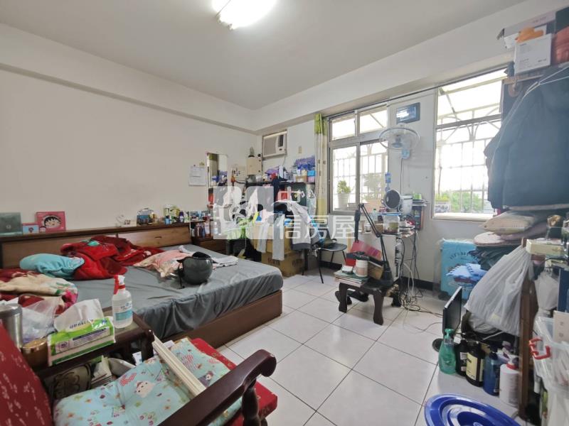 修平科大旁門前停車透天房屋室內格局與周邊環境