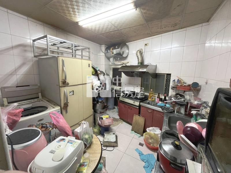 大里低總價活路孝親房透天房屋室內格局與周邊環境