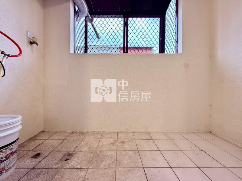 立人高中三房車位華廈房屋室內格局與周邊環境