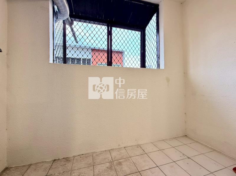 立人高中三房車位華廈房屋室內格局與周邊環境