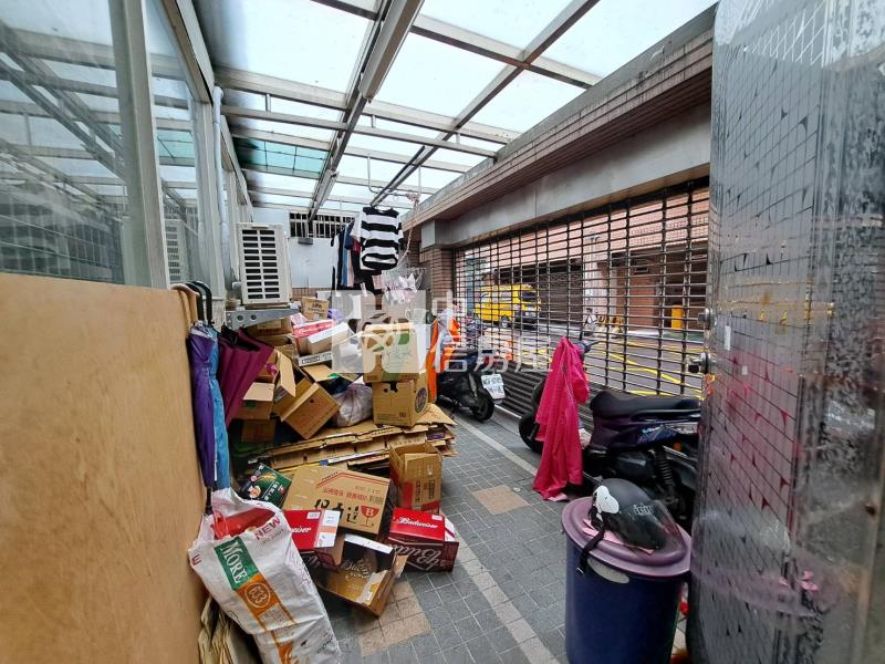 近健保局三角窗金店面房屋室內格局與周邊環境