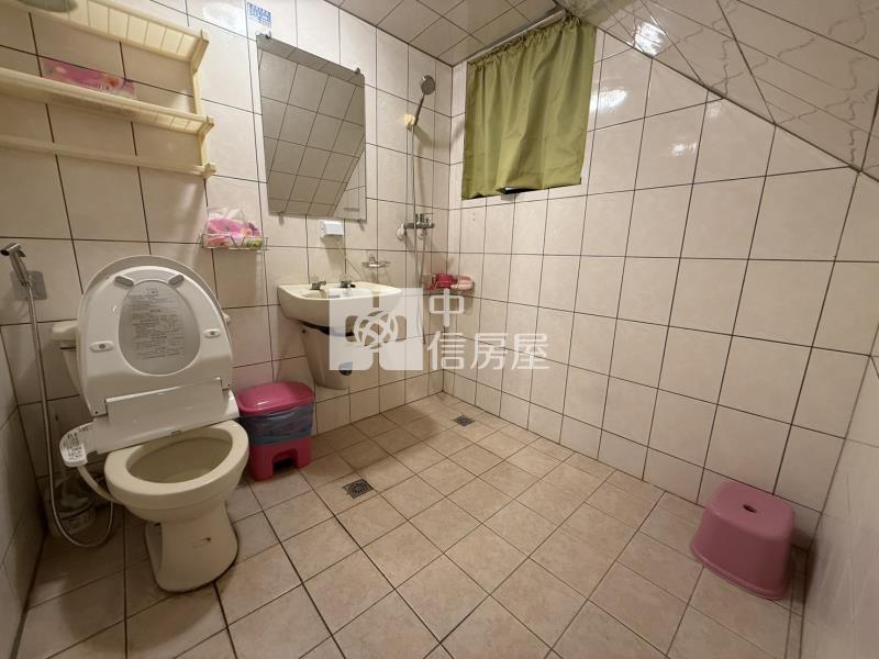 平鎮麒麟山莊大地坪大面寬美透天房屋室內格局與周邊環境