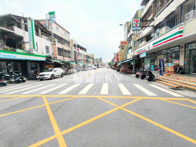 太平大面寬建地.未保登9房大透天.可停5台車.有鑰匙.歡迎參觀房屋室內格局與周邊環境