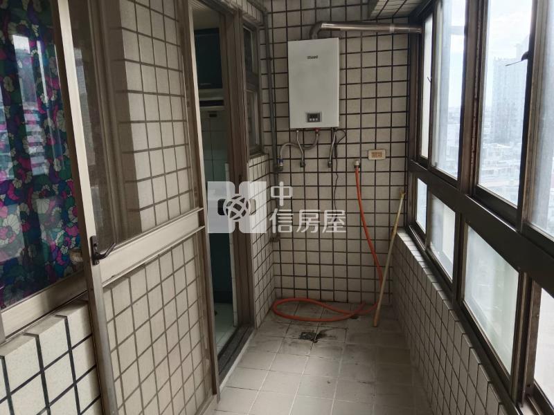 【奔馳】近台茂.市場.電通市四房房屋室內格局與周邊環境