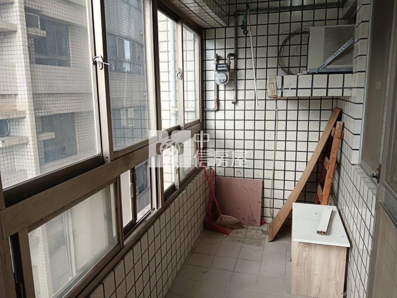 【奔馳】近台茂.市場.電通市四房房屋室內格局與周邊環境