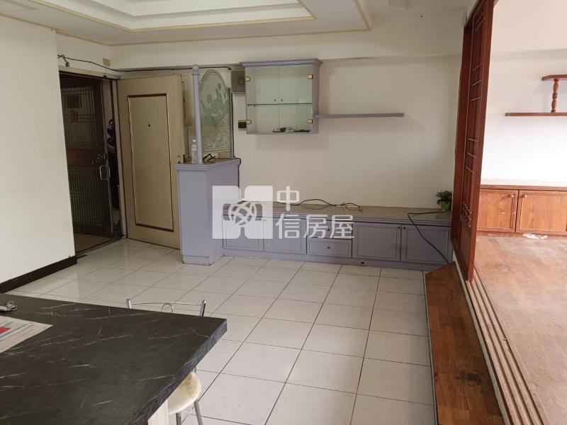 【奔馳】近台茂.市場.電通市四房房屋室內格局與周邊環境