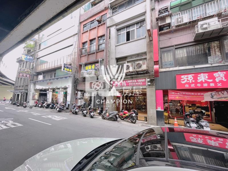 【冠軍】愛一路廟口金店面房屋室內格局與周邊環境