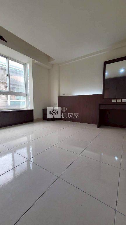 中壢新生路雙車位中庭花園別墅(中信卓越團隊)房屋室內格局與周邊環境