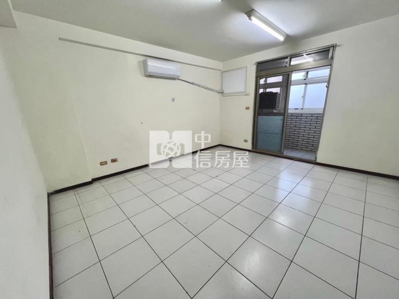 新屋市區無敵大三房+車位房屋室內格局與周邊環境