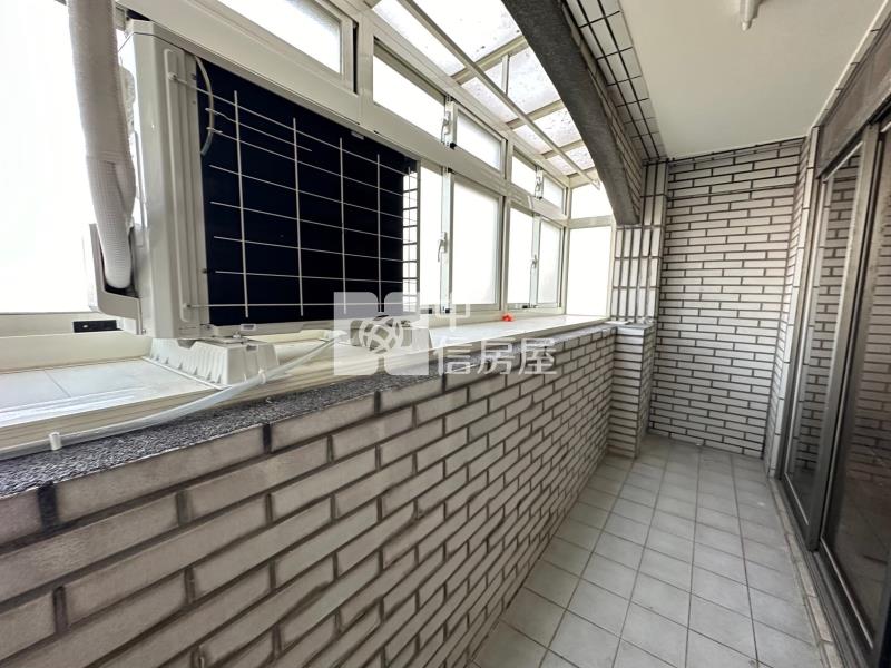 新屋市區無敵大三房+車位房屋室內格局與周邊環境