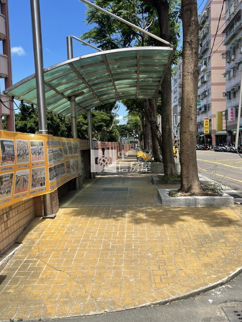 龍山國民小學3房車房屋室內格局與周邊環境