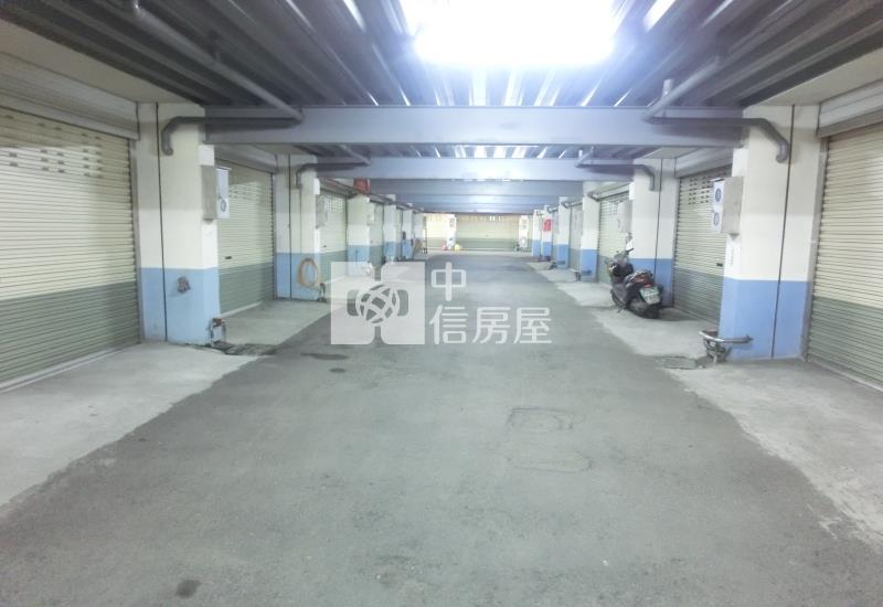 中壢新生路【福鎮】美5房雙車庫社區別墅房屋室內格局與周邊環境