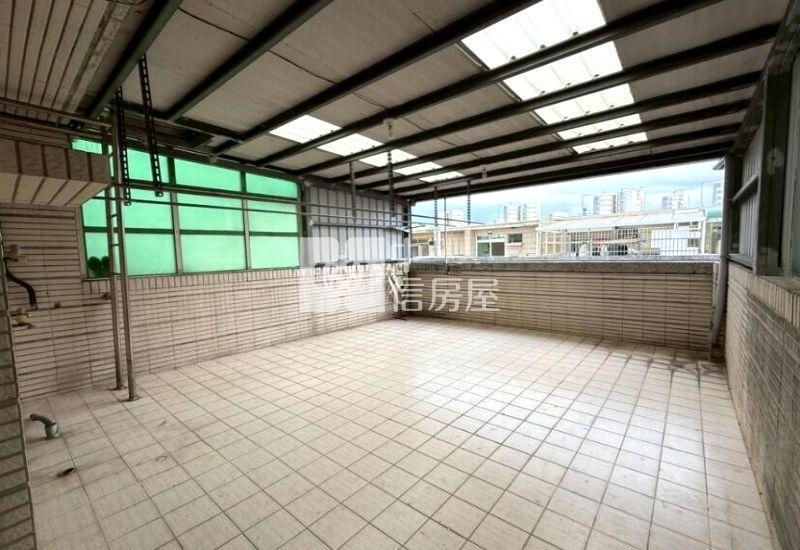 中壢新生路【福鎮】美5房雙車庫社區別墅房屋室內格局與周邊環境