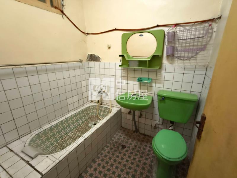 龍岡路大地坪透天房屋室內格局與周邊環境