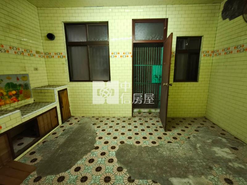 龍岡路大地坪透天房屋室內格局與周邊環境