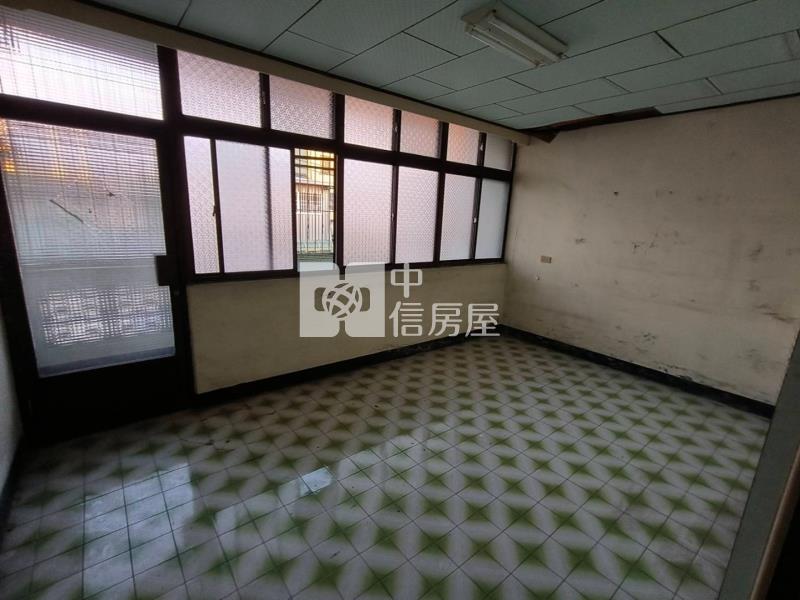 龍岡路大地坪透天房屋室內格局與周邊環境