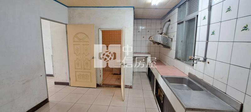 東安國中美透天房屋室內格局與周邊環境