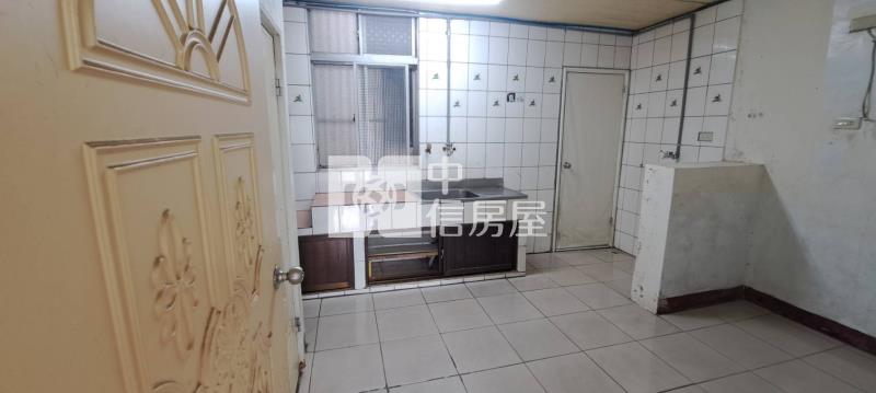 東安國中美透天房屋室內格局與周邊環境
