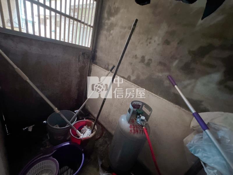平鎮南勢重劃區.近66.需整理透天.前院可停車房屋室內格局與周邊環境