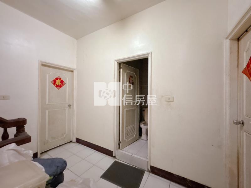 平鎮南勢重劃區.近66.需整理透天.前院可停車房屋室內格局與周邊環境
