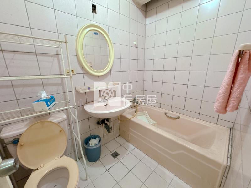 平鎮南勢重劃區.近66.需整理透天.前院可停車房屋室內格局與周邊環境